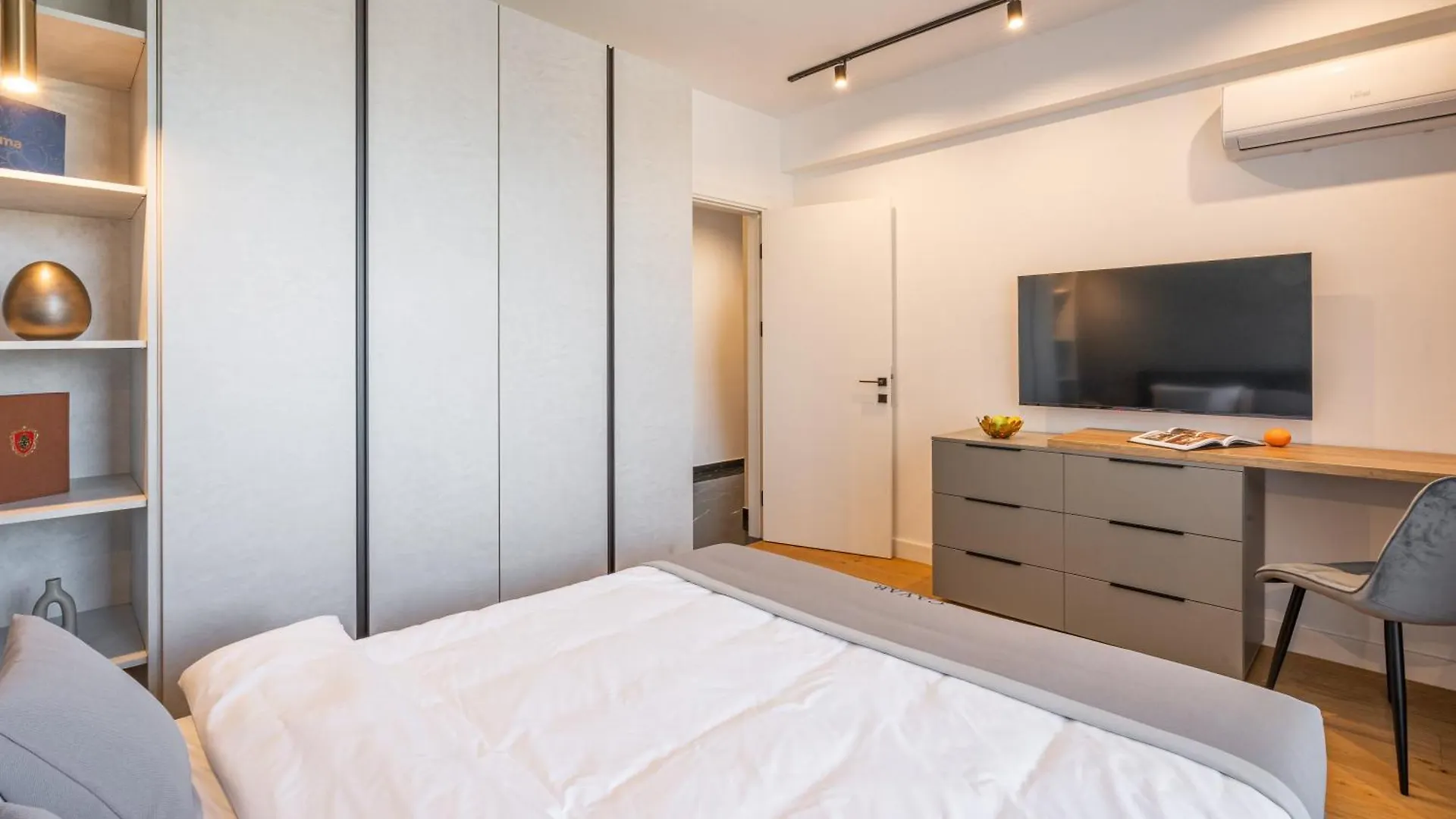 Apartment Cavar Aparthotel Bucharest Romania