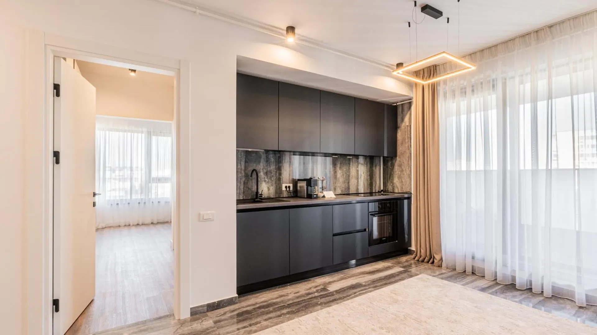 Cavar Aparthotel Bucharest 0*,  Romania