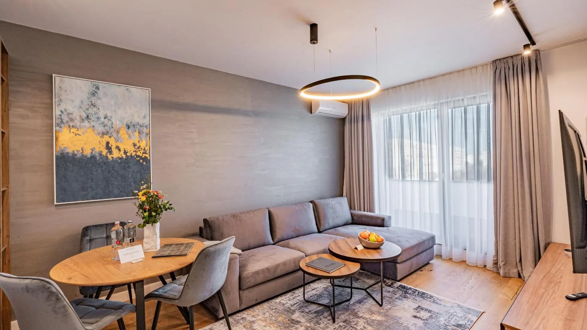 Cavar Aparthotel Bucharest 0*,  Romania